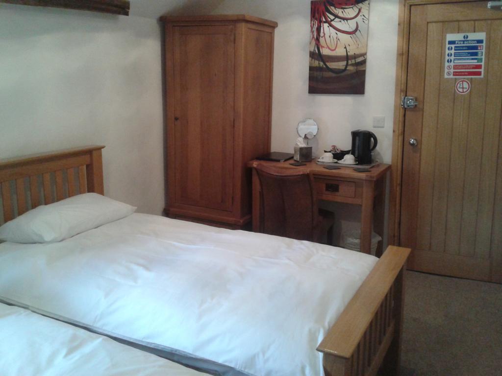 The Bear Bed & Breakfast เรย์อาเดอร์ ห้อง รูปภาพ